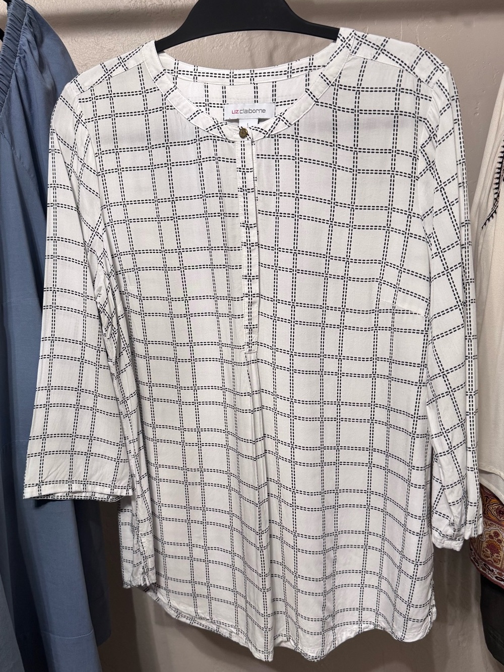 *Update*NEW pics after steaming- Liz Claiborne Tunic